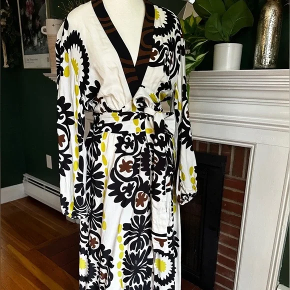 NWT ZARA BLOGGER FAVORITE PRINT WRAP DRESS - Picture 9 of 11